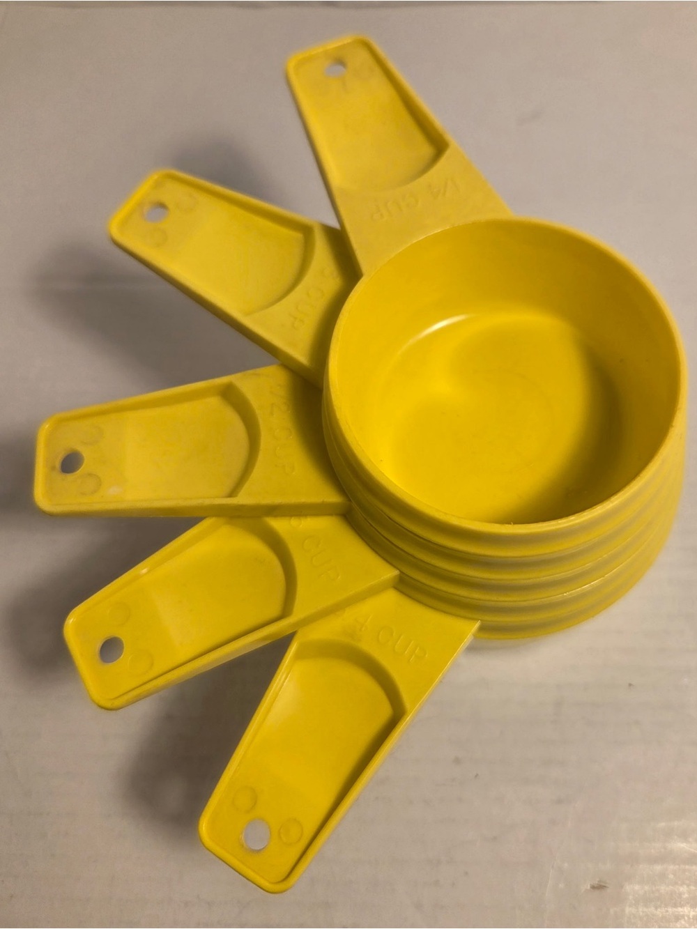 Tupperware Measuring Cup Replacement Set Yellow Vintage Good Condition Set Of 5